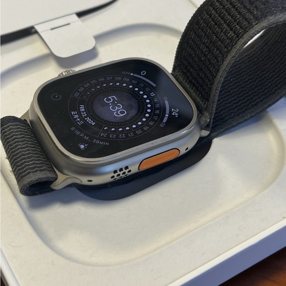 Apple Watch Ultra 2 64gb 49mm titanium